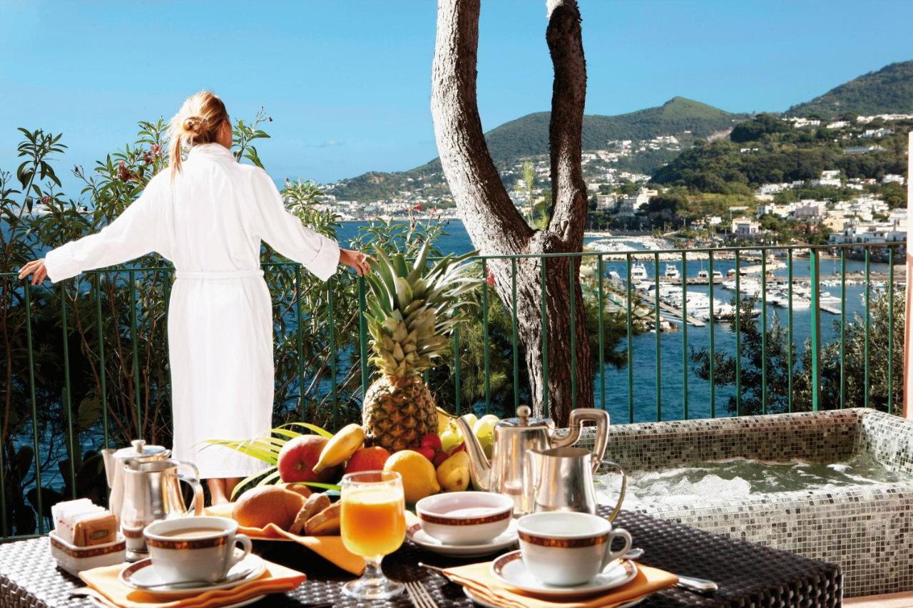 Albergo Della Regina Isabella beach resort12