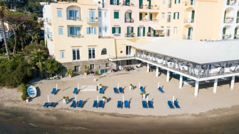Albergo Della Regina Isabella beach resort3 768x431