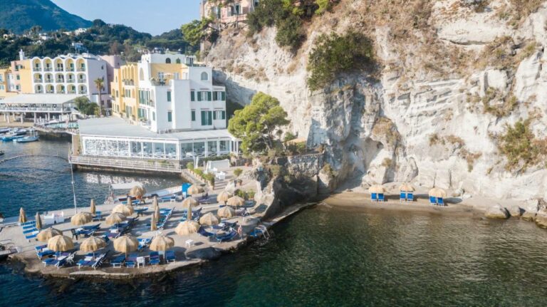 Albergo Della Regina Isabella beach resort4 768x431
