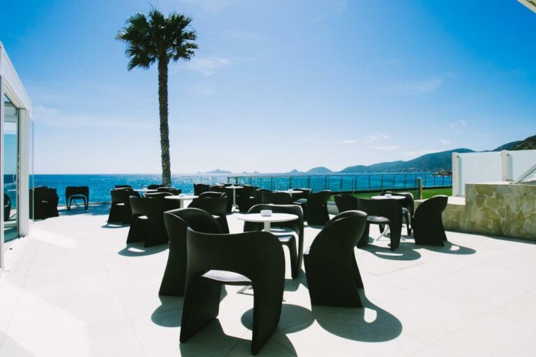 Cala di Sole beach hotel7 768x512