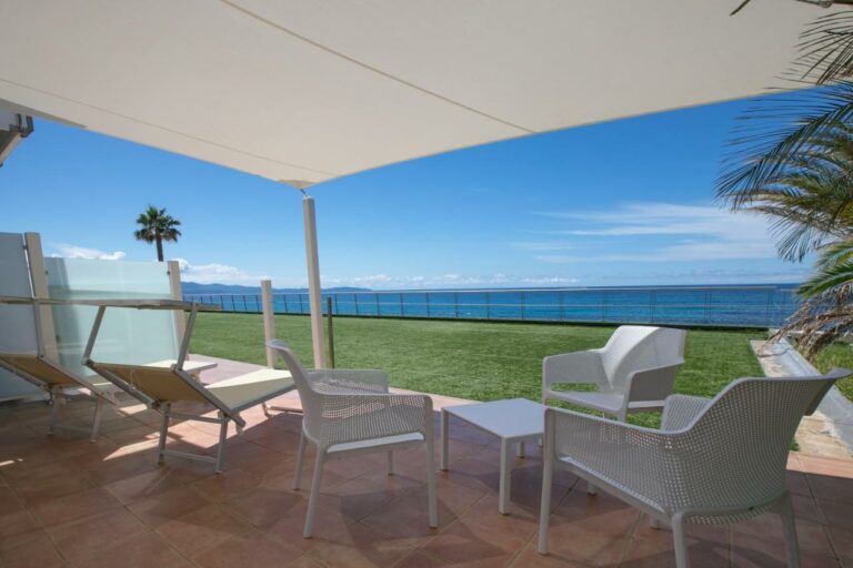 Cala di Sole beach hotel9 768x512