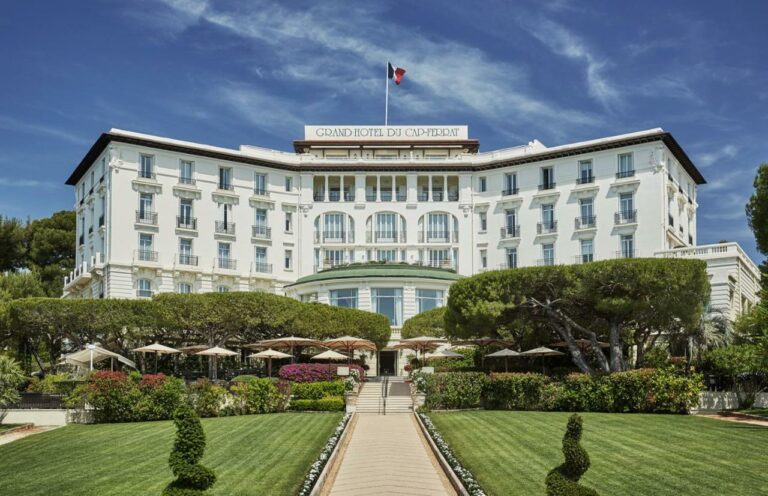 Grand hotel du cap ferrat a four seasons hotel beach 768x496