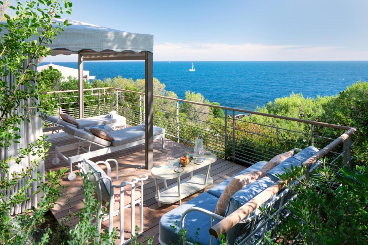 Grand hotel du cap ferrat a four seasons hotel beach16