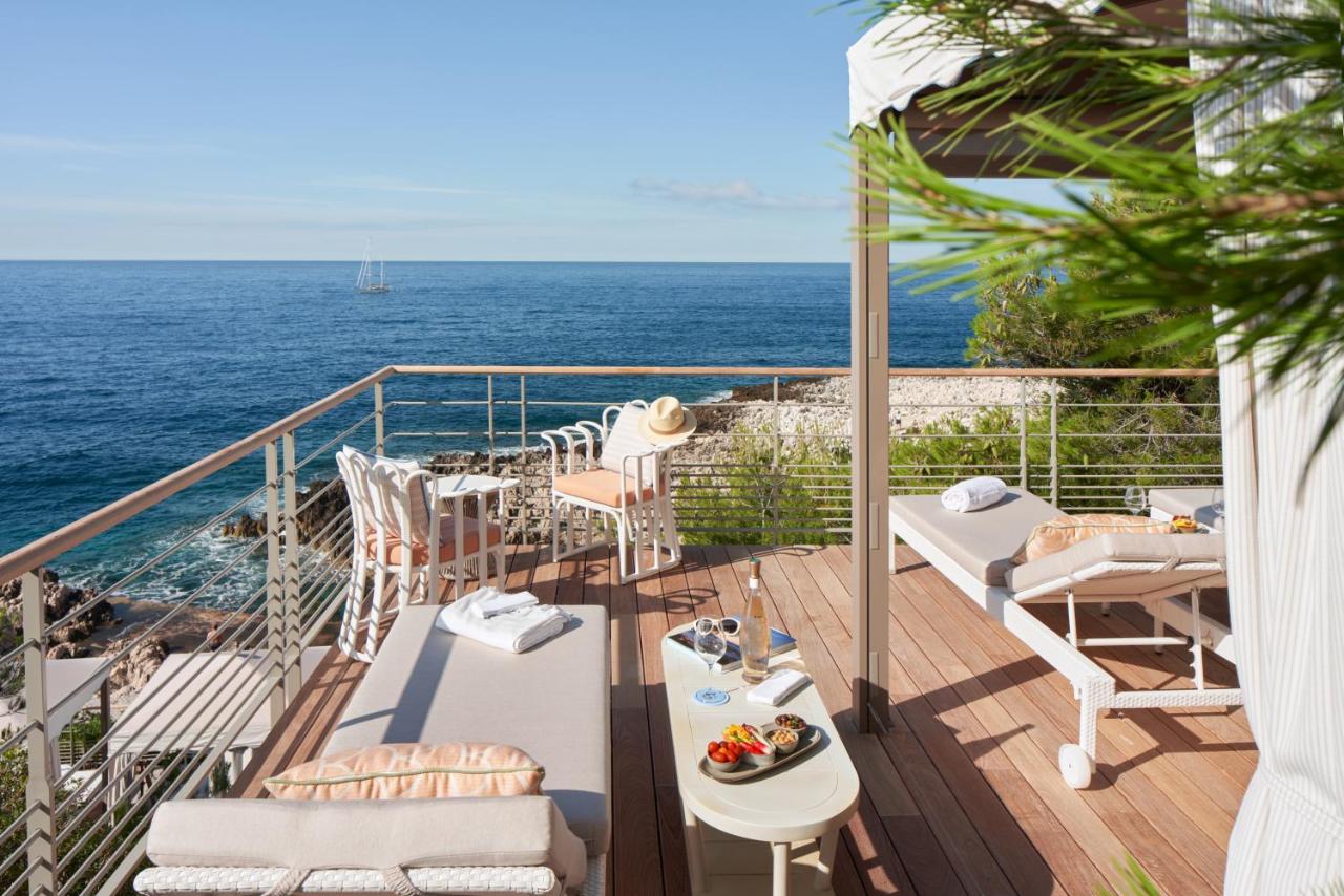 Grand hotel du cap ferrat a four seasons hotel beach17