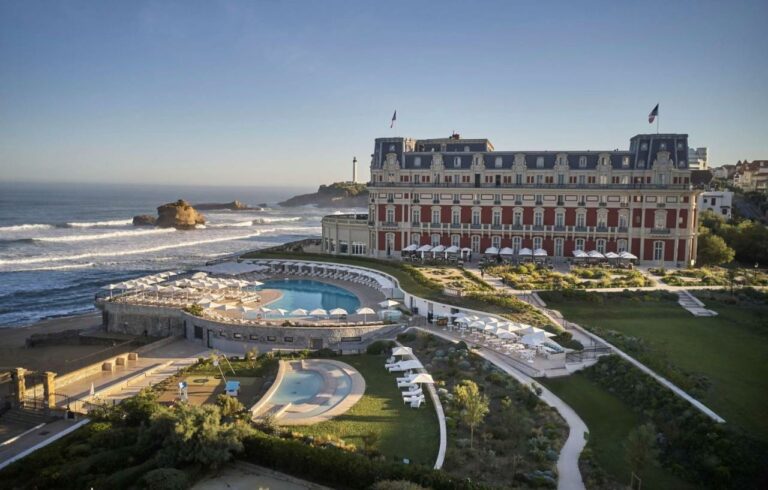 Hotel du palais beach 768x490