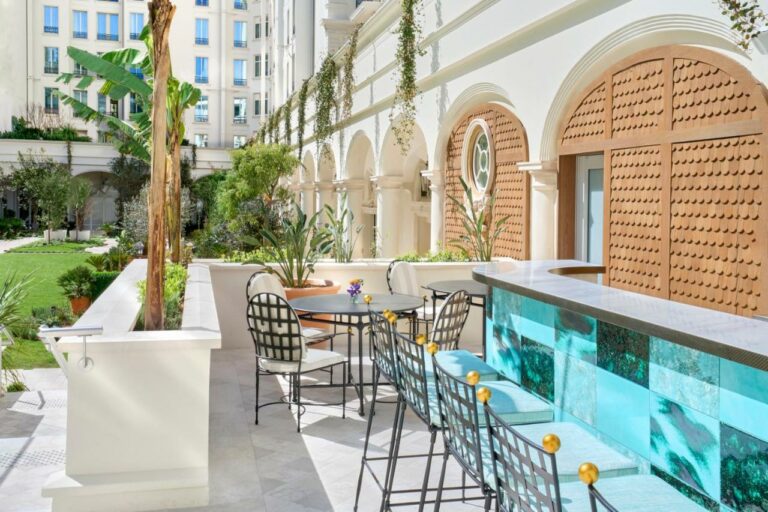 Intercontinental carlton cannes beach hotel14 768x512