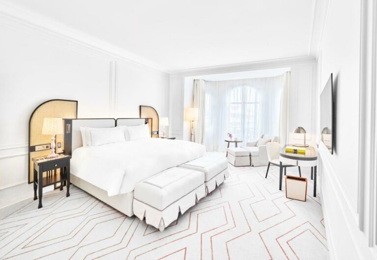 Intercontinental carlton cannes beach hotel6 768x530