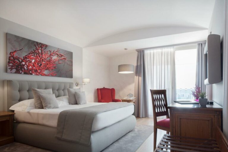 Mazzaro sea palace beach hotel13 768x512