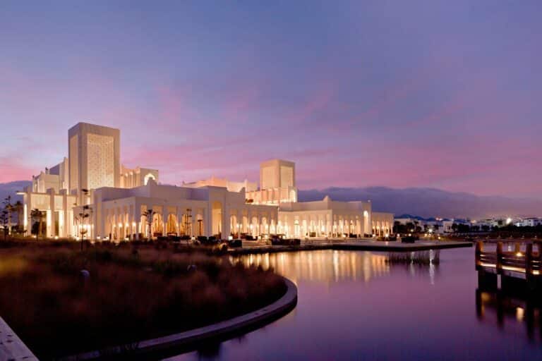 banyan tree tamouda bay beach hotel 768x512