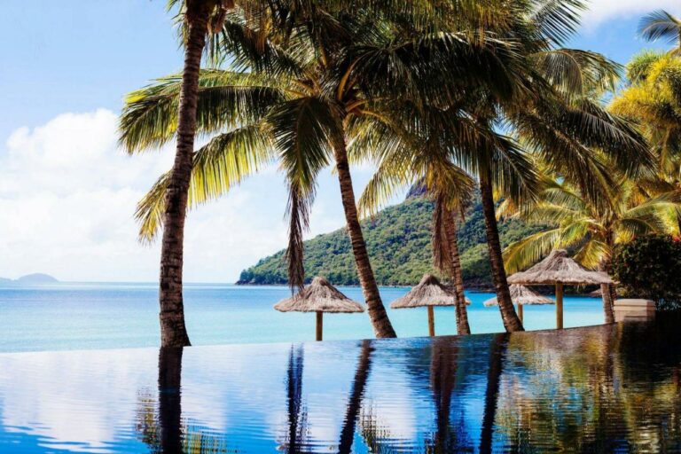 beach club hamilton island 768x512