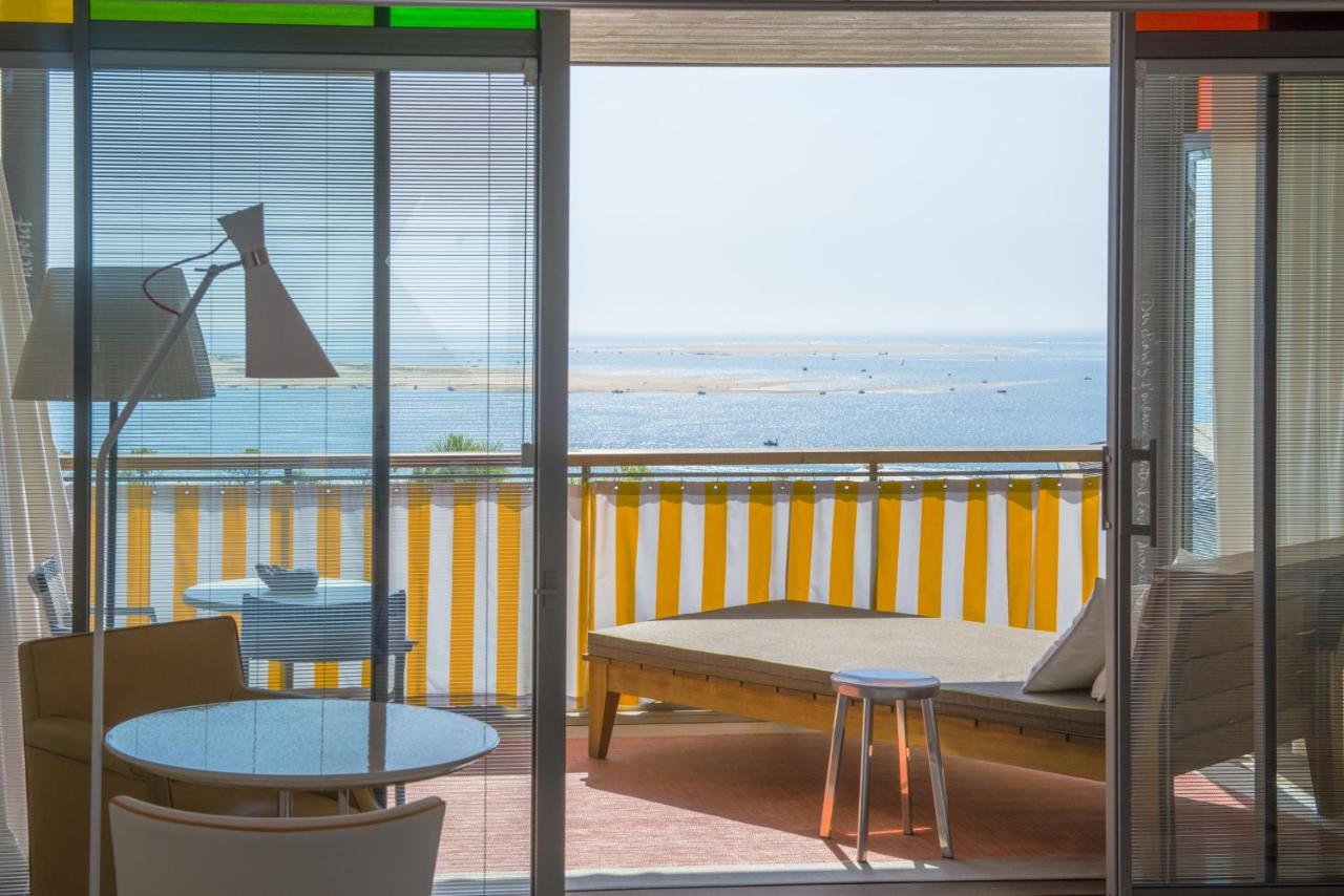 beach hotel la co o rniche15