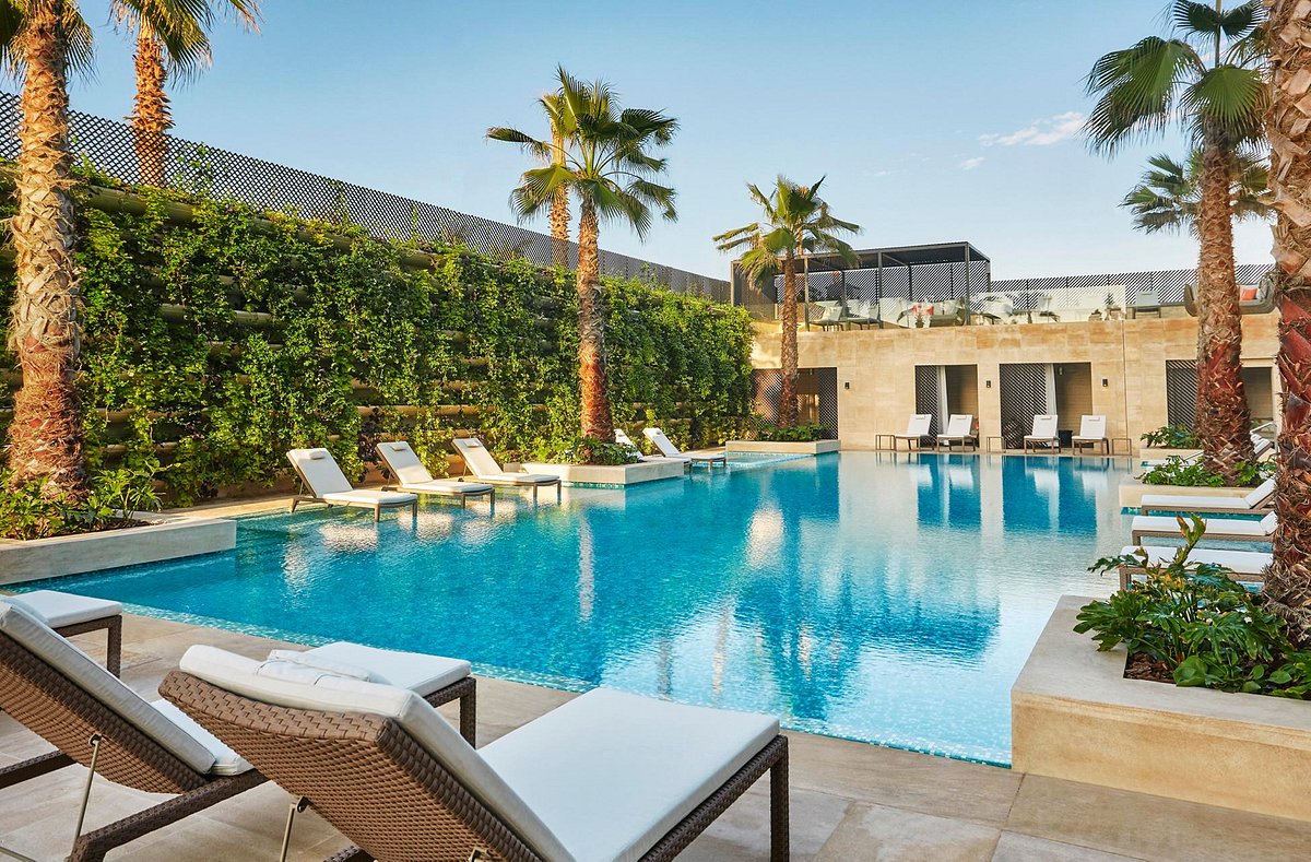 four seasons casablanca beach hotel