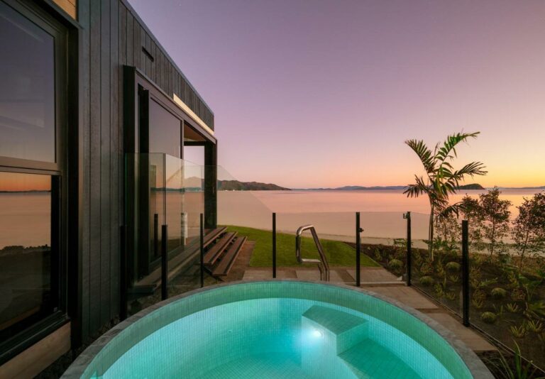 intercontinental hayman island beach resort11 768x534