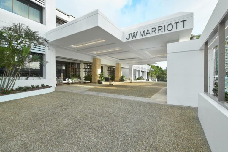 jw marriot gold coast beach resort9 768x512