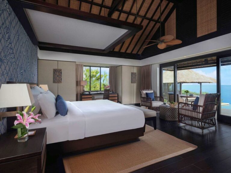 raffles bali beach1 768x576
