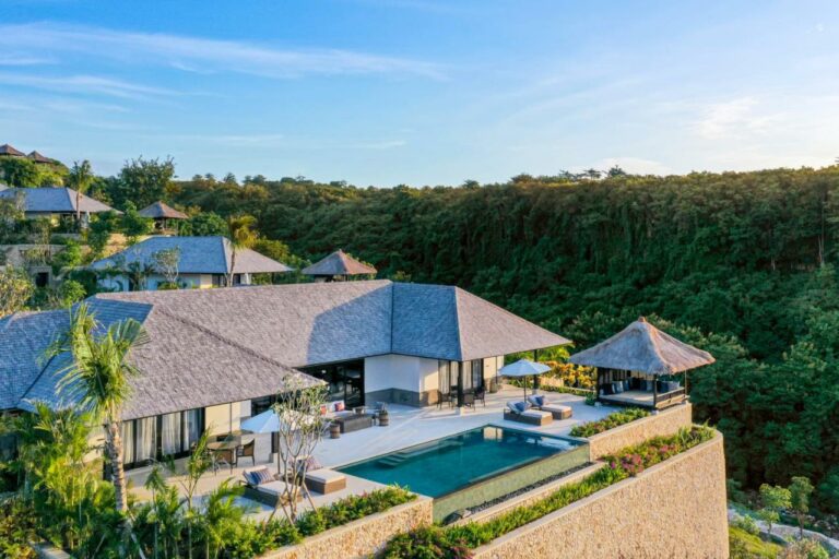 raffles bali beach2 768x512