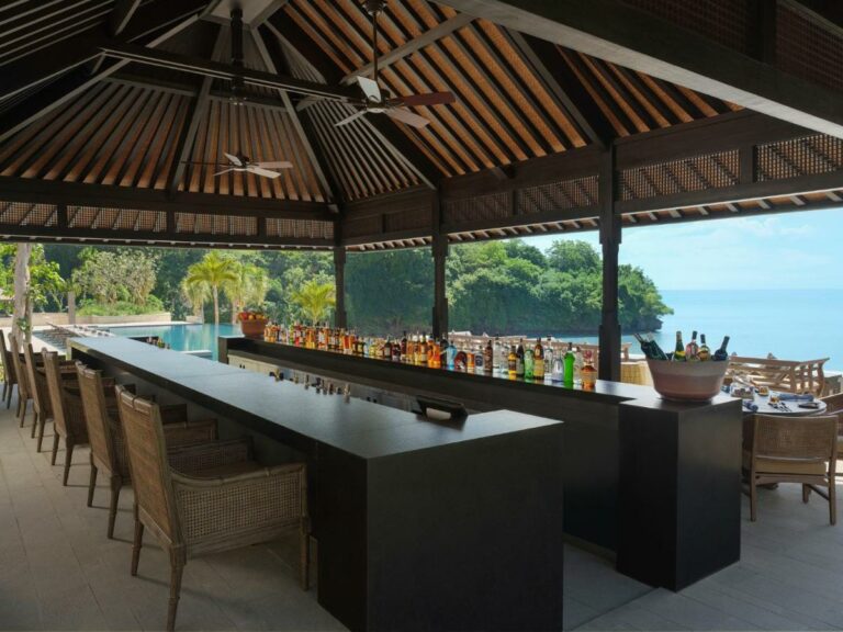 raffles bali beach5 768x576