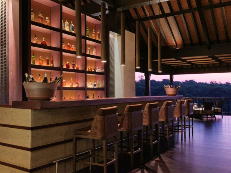 raffles bali beach8 768x576