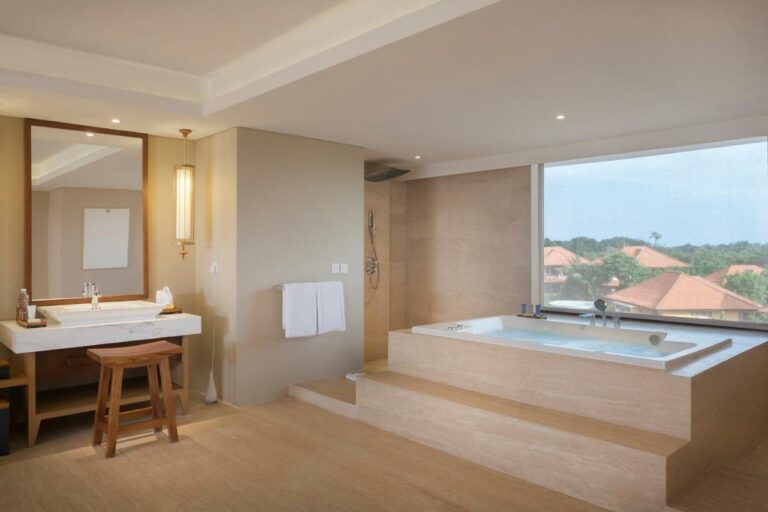 royal suites bandha bali beach4 768x512