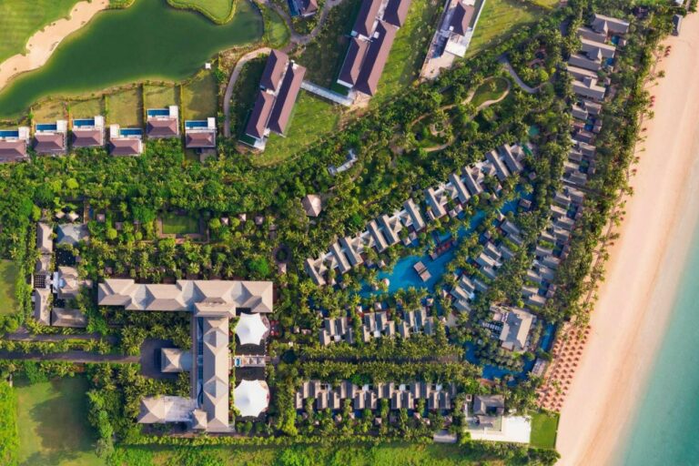 saint regis bali resort beach1 768x512