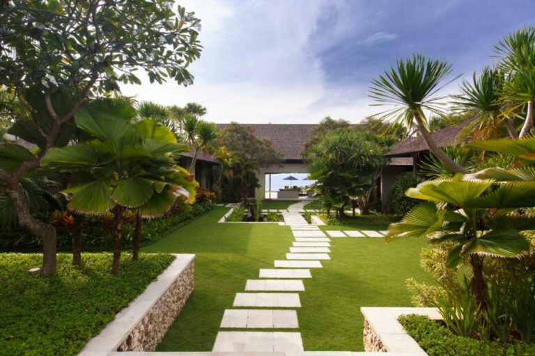 the ungasan clifftop bali beach5 768x512