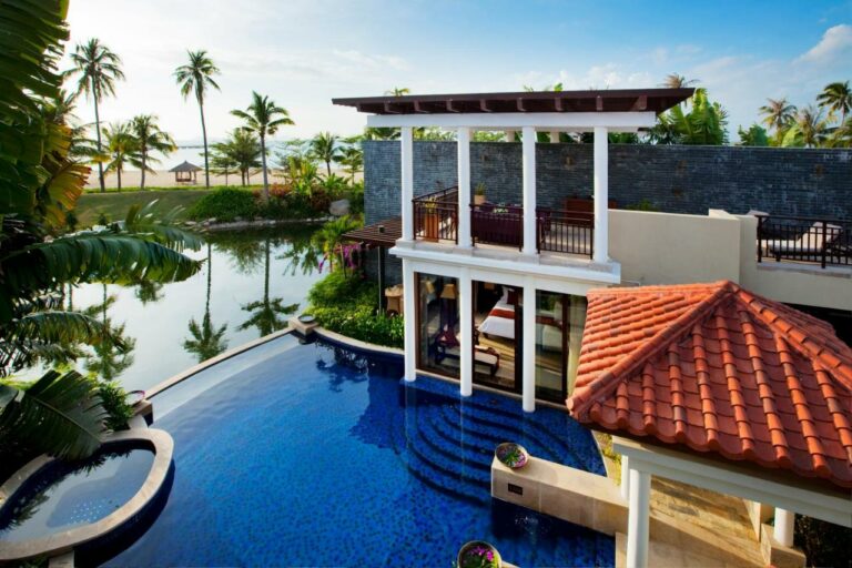 Banyan tree sanya resort spa hotel beach14 768x512