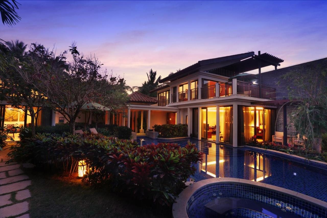 Banyan tree sanya resort spa hotel beach3