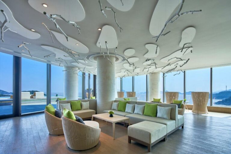 Crowne Plaza Ningbo Xiangshan Sea View beach hotel1 768x512