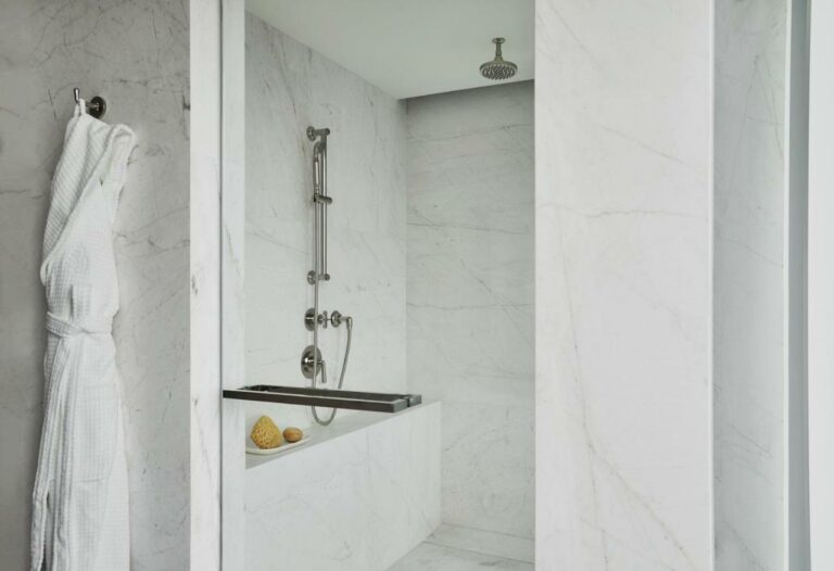 Four season at the surf club13 768x526