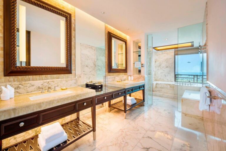 St Regis Sanya Yalong Bay Resort beach0 768x512