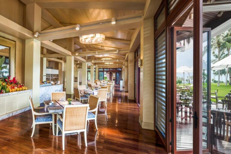 St Regis Sanya Yalong Bay Resort beach18 768x512