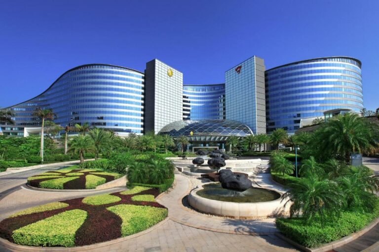 The Intercontinental Shenzhen Dameisha Resort beach16 768x512