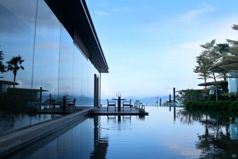 The Intercontinental Shenzhen Dameisha Resort beach4 768x512