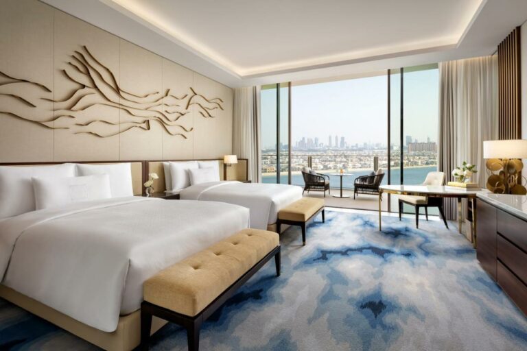 atlantis the royal beach hotel1 768x512