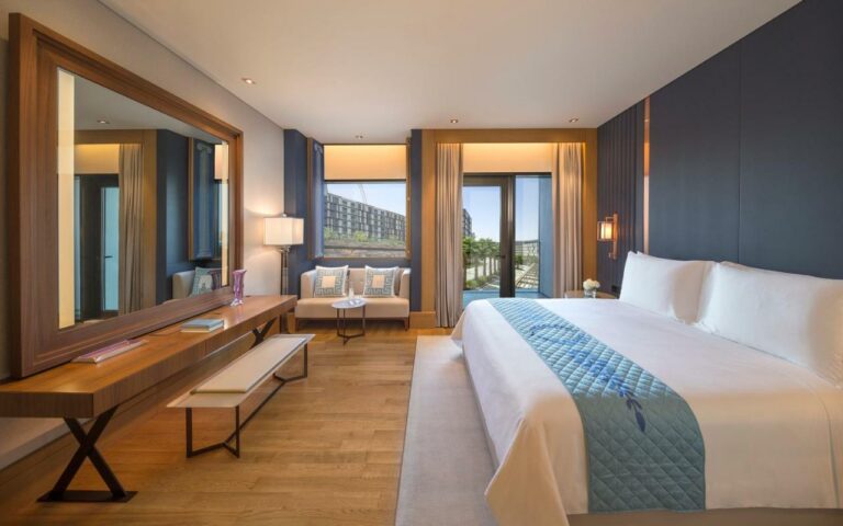 caesars palace dubai beach hotel0 768x480