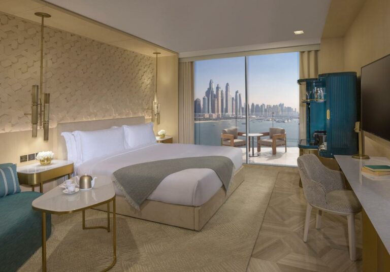 five palm jumeirah dubai beach hotel0 768x536