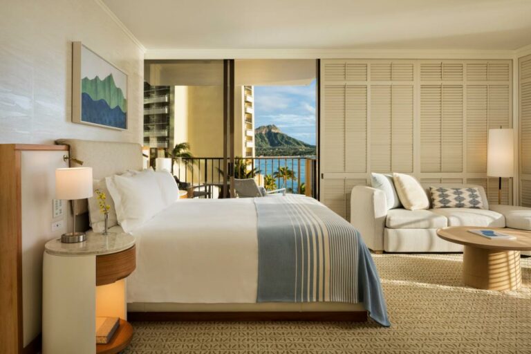 halekulani honolulu beach hotel12 768x512