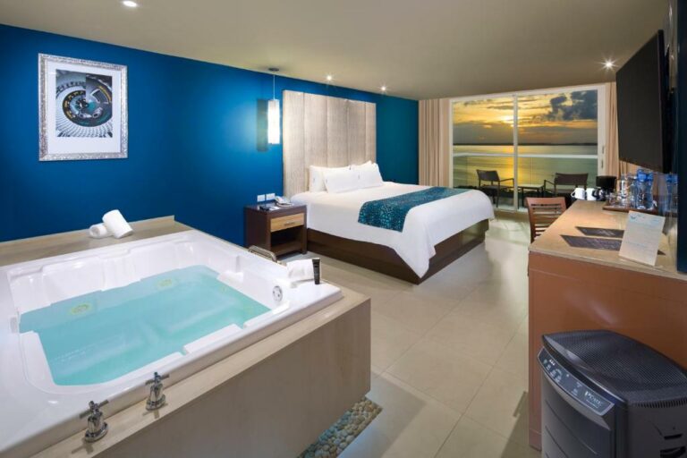 hard rock cafe hotel cancun beach hotel mexico7 768x512