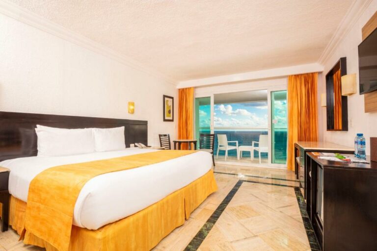 krystal cancun beach hotel mexico3 768x512