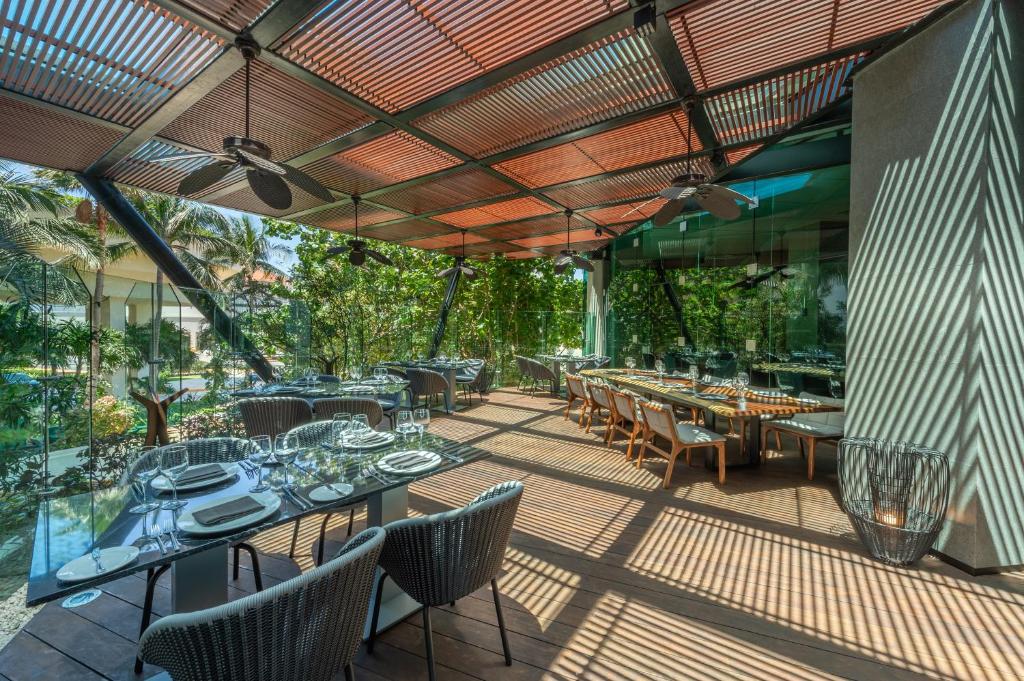 live aqua breach resort cancun beach hotel mexico12