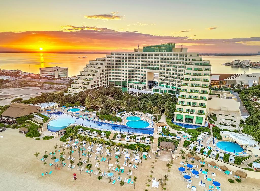 live aqua breach resort cancun beach hotel mexico14