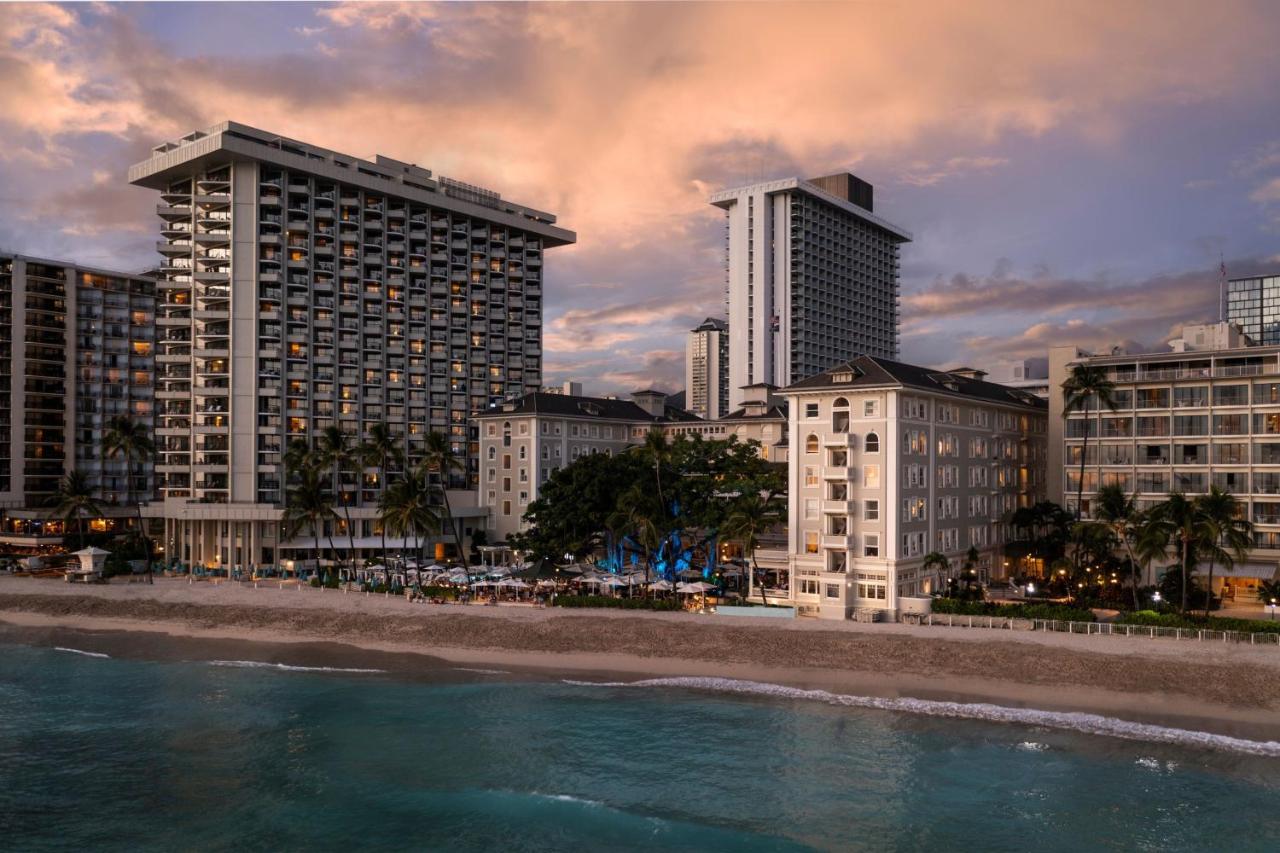 moana surfrider a westin resort spa waikiki beach hotel1