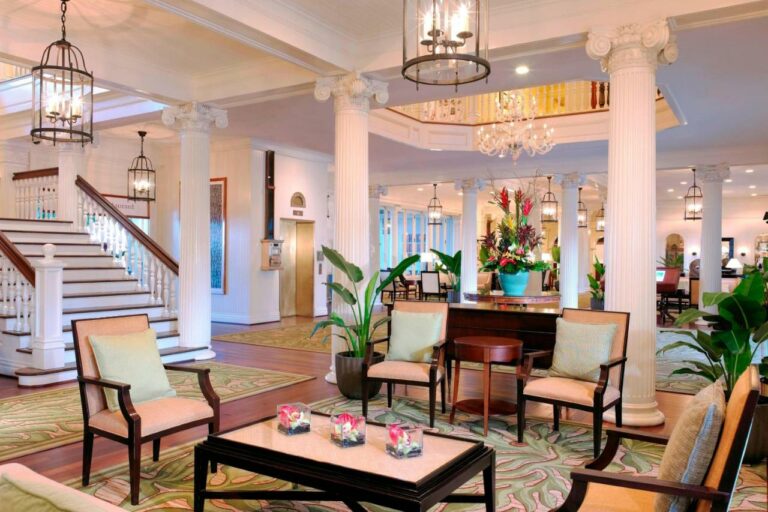moana surfrider a westin resort spa waikiki beach hotel10 768x512