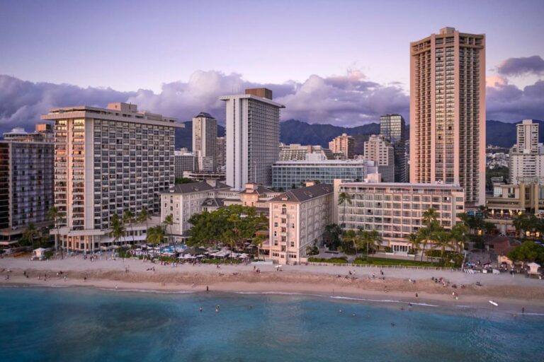 moana surfrider a westin resort spa waikiki beach hotel4 768x512