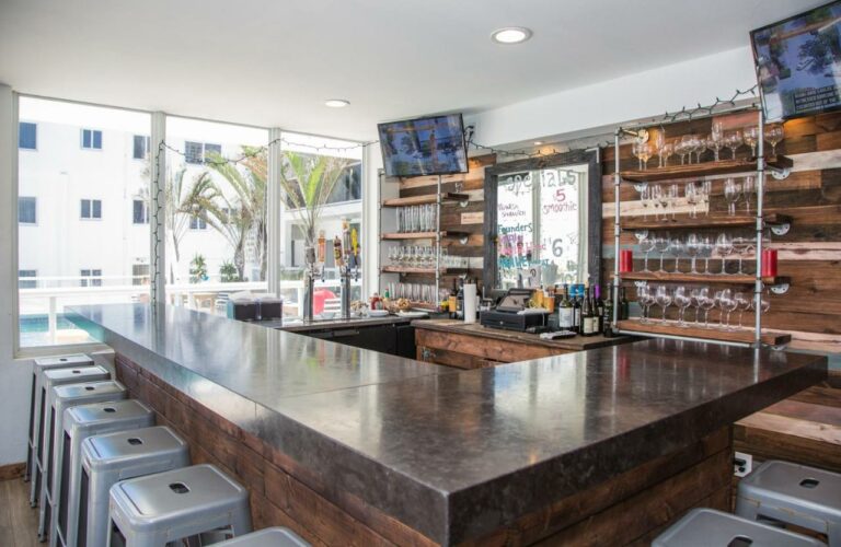 premiere hotel beach2 768x500