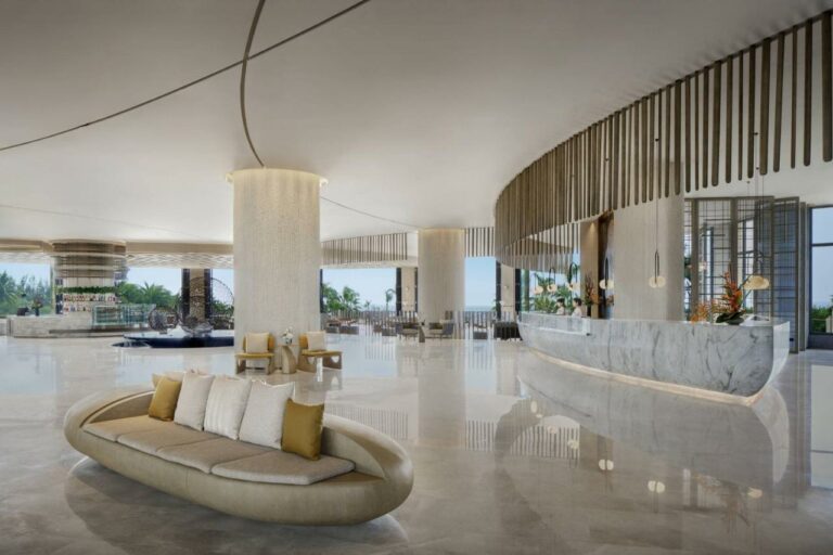 sanya marriott yalong bay resort spa beach7 768x512