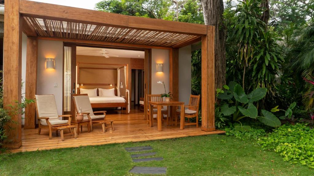 capitan suizo beachfront boutique beach hotel costa rica10