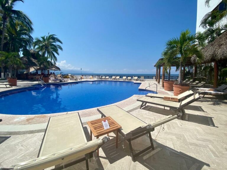hotel costa sur puerto vallarta 6.jpg 768x576