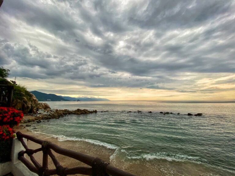 hotel costa sur puerto vallarta 8.jpg 768x576