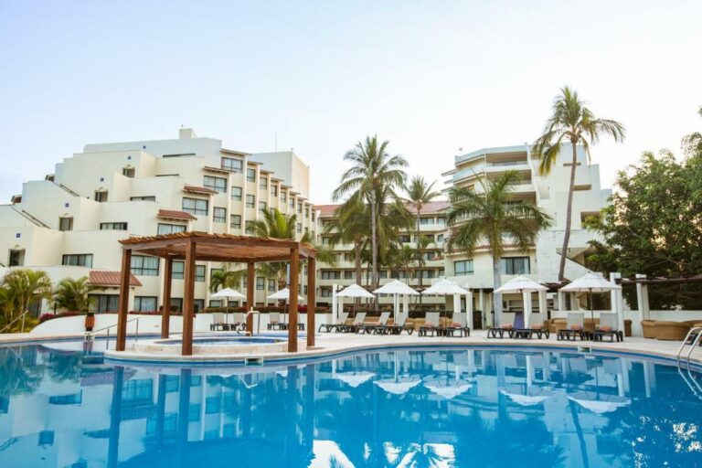 hotel occidental puerto vallarta 1.jpg 768x512